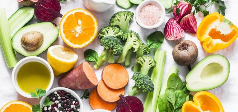 acabar com as olheiras e papos nos olhos e alimentos ricos em vitaminas