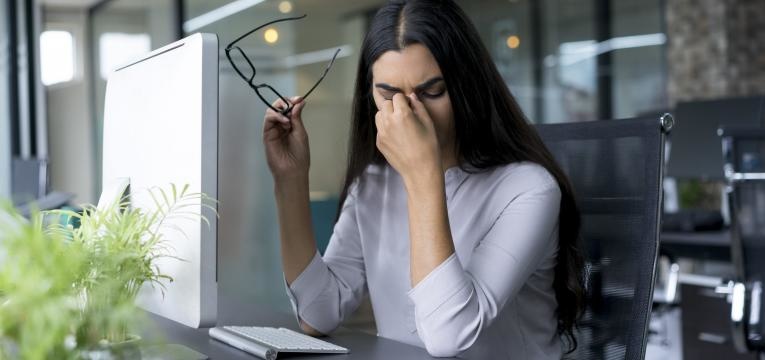 mulher cansada crise de ansiedade
