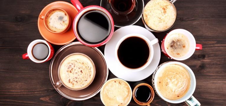 habitos noturnos que fazem engordar bebidas com cafe