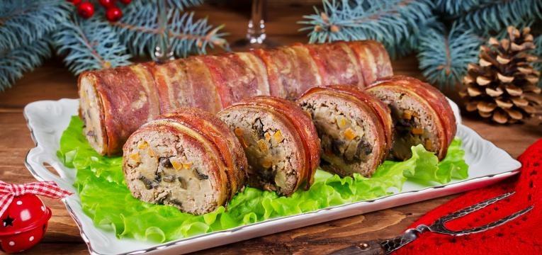 Rolo de carne recheado com vegetais