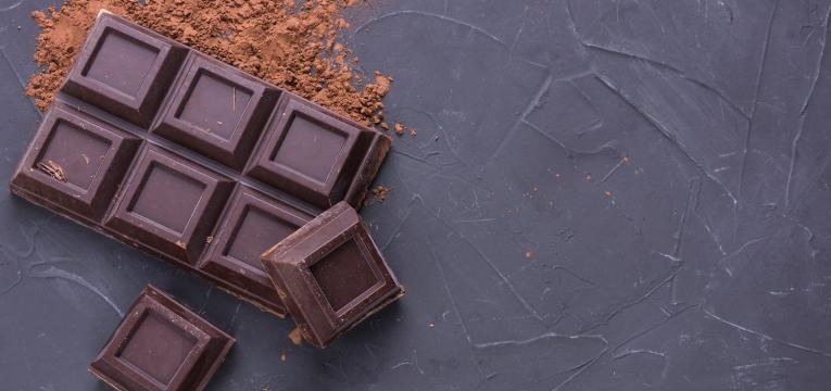 alimentos para nao sentir fome chocolate negro em barra