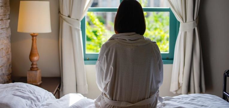baixa medica por cansaco mulher em casa