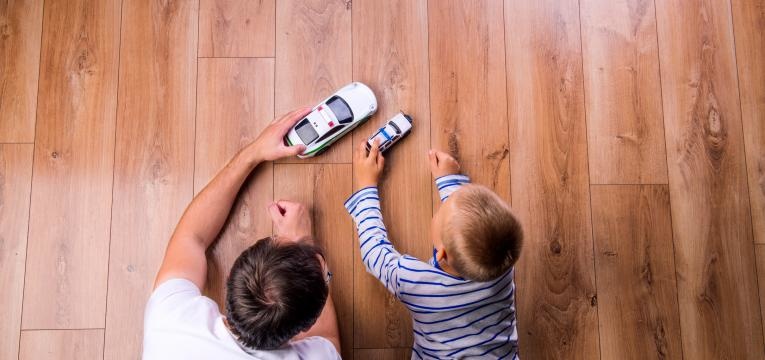 ideias para o Dia do Pai brincar aos carros