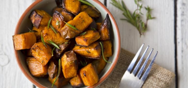 snacks de legumes no forno chips de abobora no forno