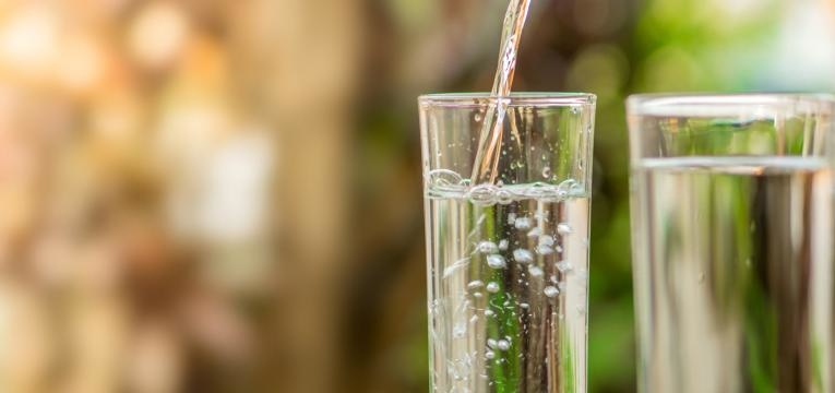 exames que requerem jejum copos de agua