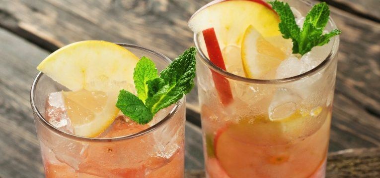refrescos cocktail de maca e hortela