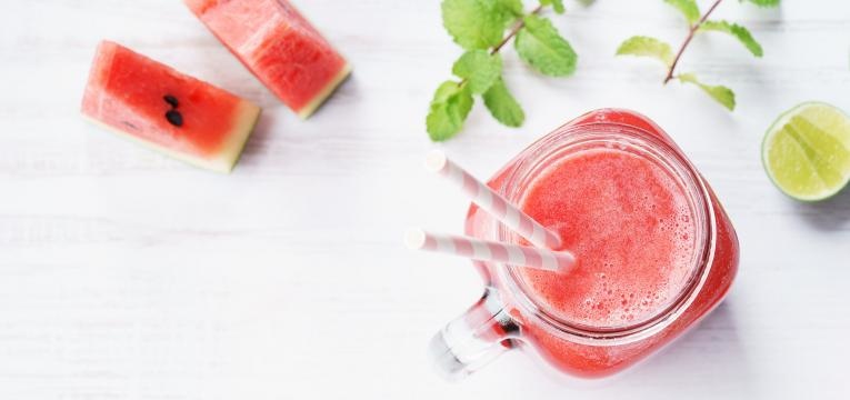 refrescos de melancia e anis-estrelado