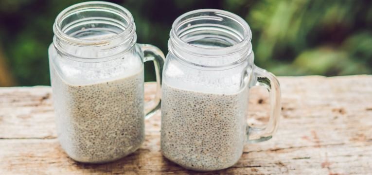 pudim de chia com iogurte e bebida vegetal