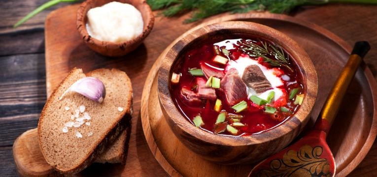 sopa de beterraba bem temperada
