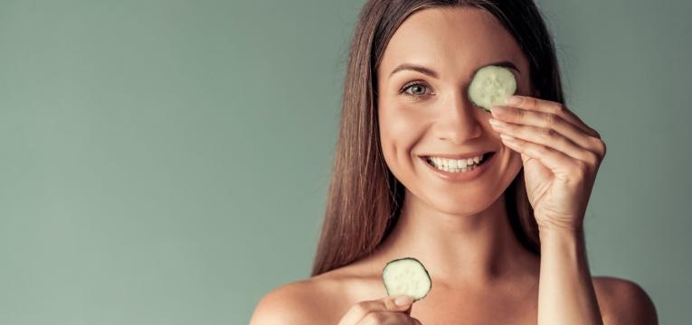 papos nos olhos pepino nas olheiras