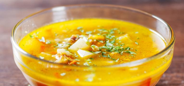 caldos saudaveis caldo de carne de vaca caseiro