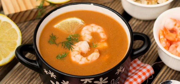 caldos saudaveis caldo de peixe com camarao caseiro