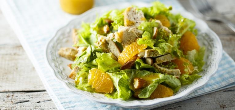 receitas simples para levar para o trabalho salada de frango com laranja