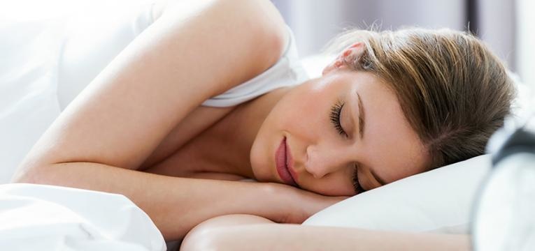 hábitos de vida saudáveis: dormir bem