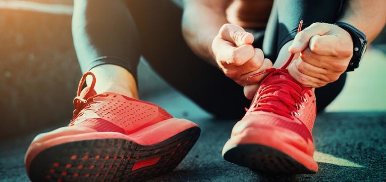 hábitos de vida saudáveis: praticar exercício físico