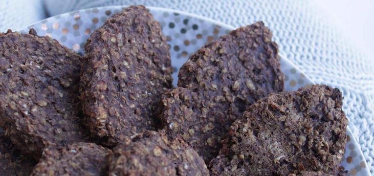 bolachas de chocolate tipo Belvita saudaveis