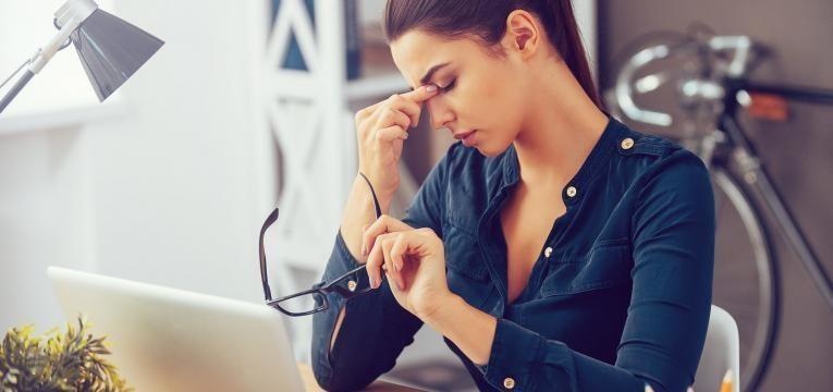 falta de apetite sexual mulher com stress no trabalho
