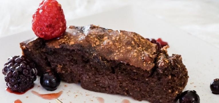 bolinho de chocolate e batata-doce