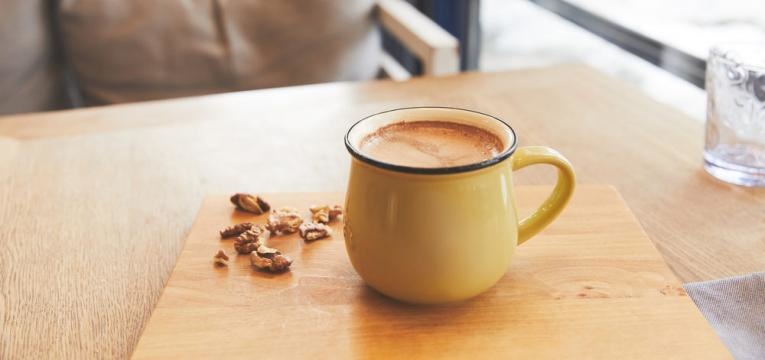 Chocolate quente saudavel com farinha de araruta