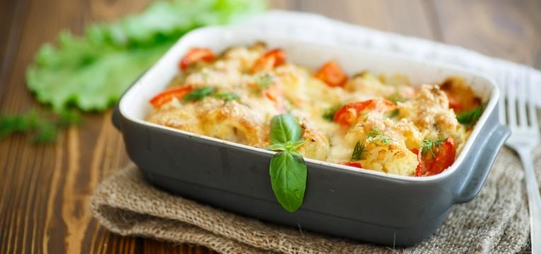 Batata-doce gratinada com peru e legumes