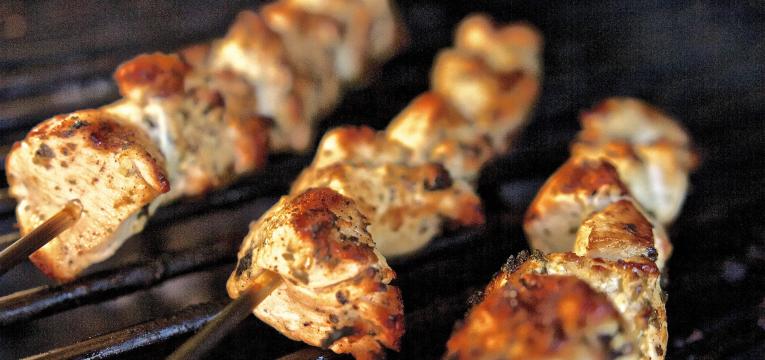 churrasco saudavel e optar por carnes brancas