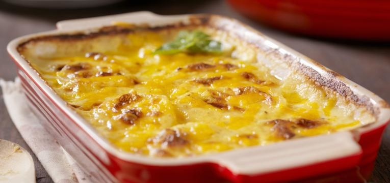 Batata-doce gratinada com natas e cogumelos
