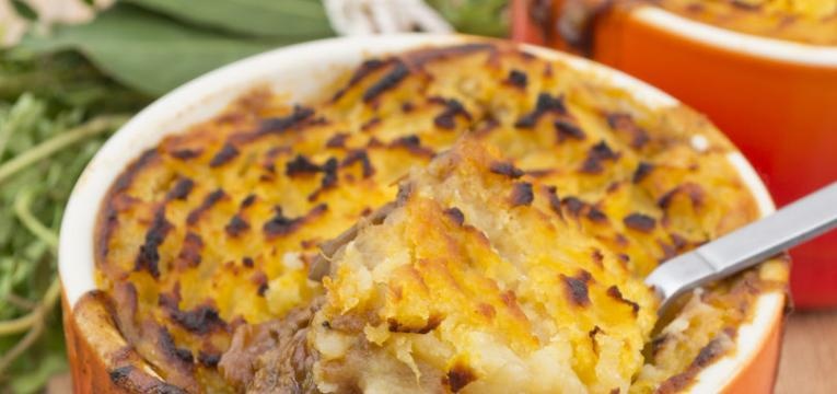 Empadao de frango com batata-doce e espinafres