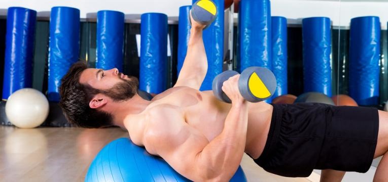 treino funcional e exercicios na bola de pilates