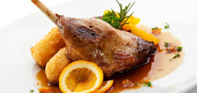 Pato com laranja e tomilho