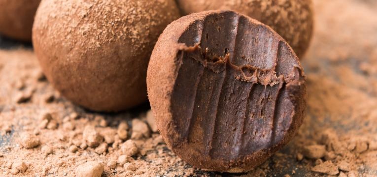 Trufas de chocolate light com manteiga de amendoa ou amendoim