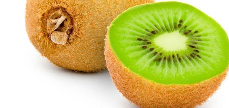 kiwi partido a meio