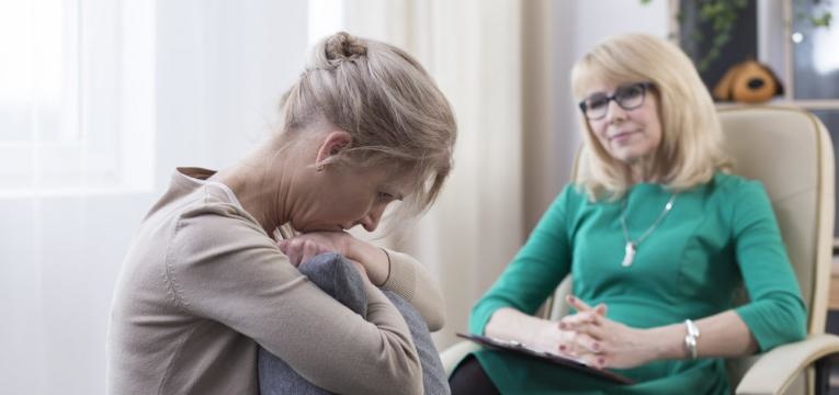 mulher em psicoterapia