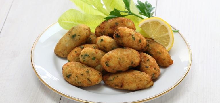 Pasteis de batata-doce e bacalhau