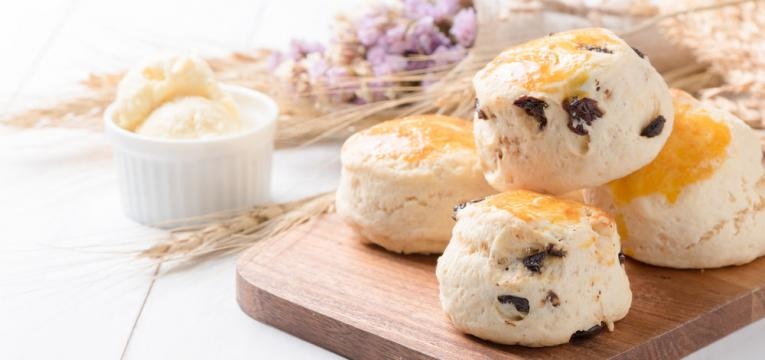Scones fofos com passas na Bimby