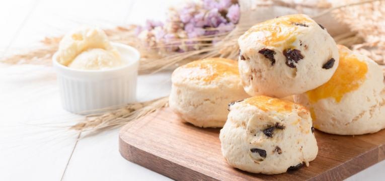 Scones com passas