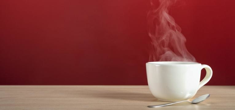 cafe e cha com cafeina