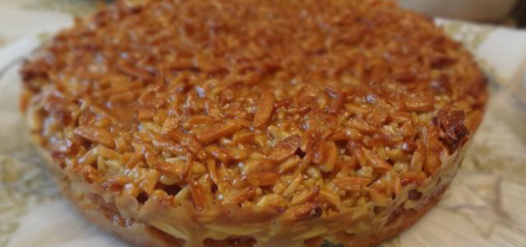 Tarte de nata com amendoas
