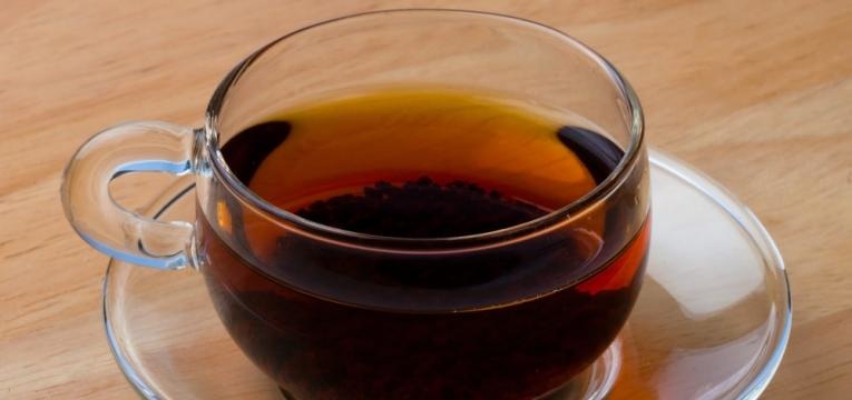 Bebida de rooibos com gengibre e pimenta preta