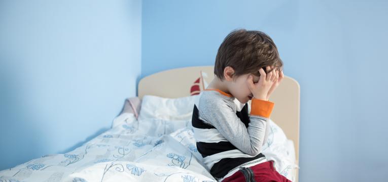 tipos e causas de enurese noturna