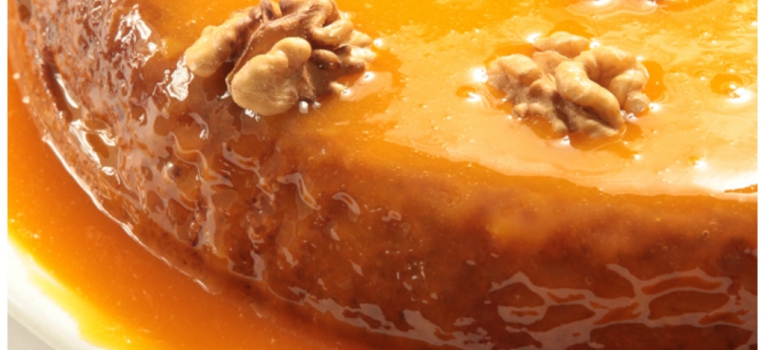 bolo de noz com doces de ovos