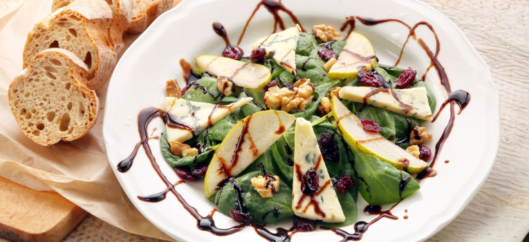 salada crocante de pera
