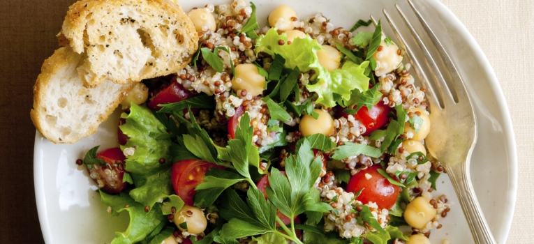 salada de legumes e grao de bico