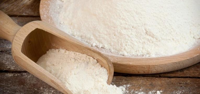 alimentos naturalmente sem glúten que substituem a farinha de trigo farinha de araruta