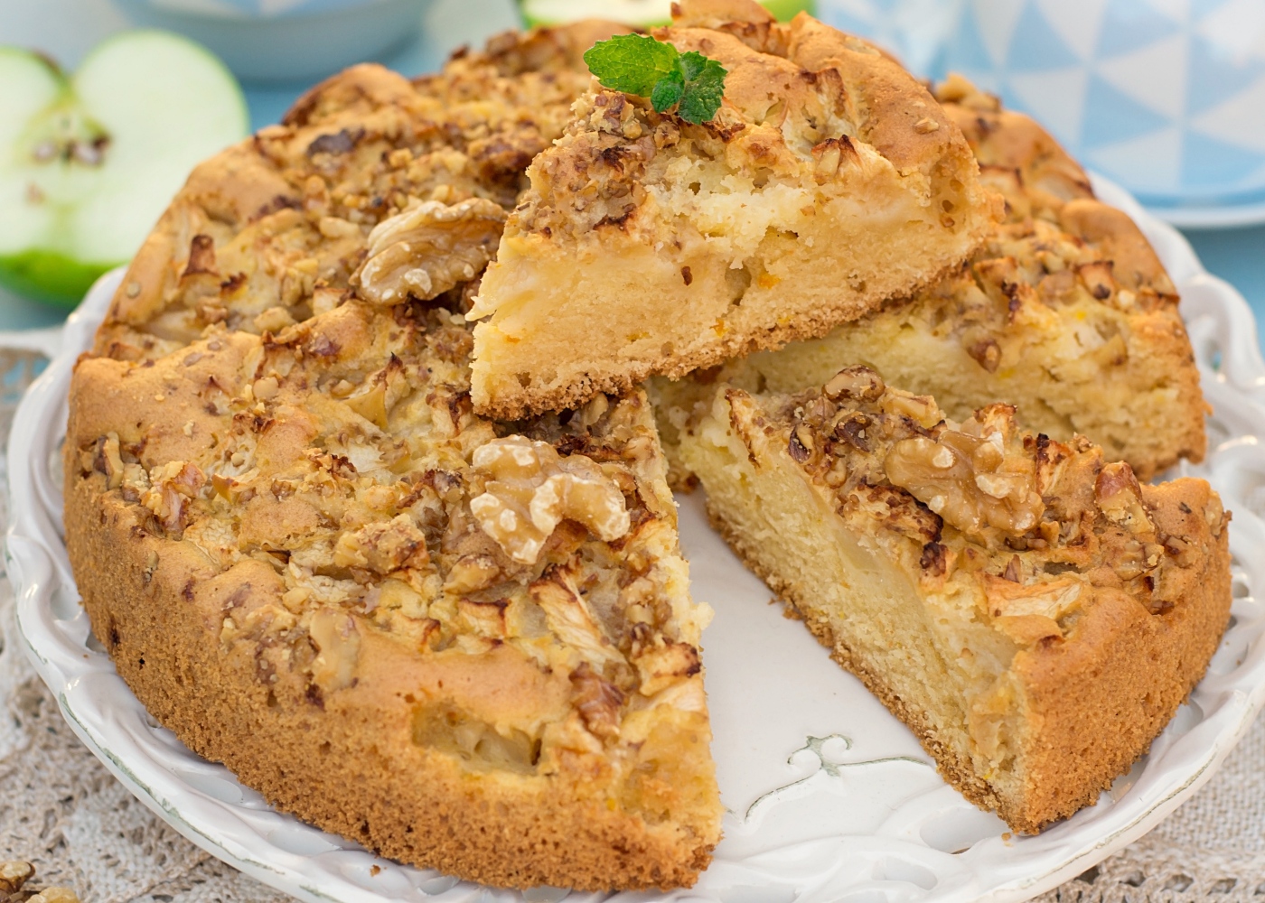 Bolo de maçã e noz