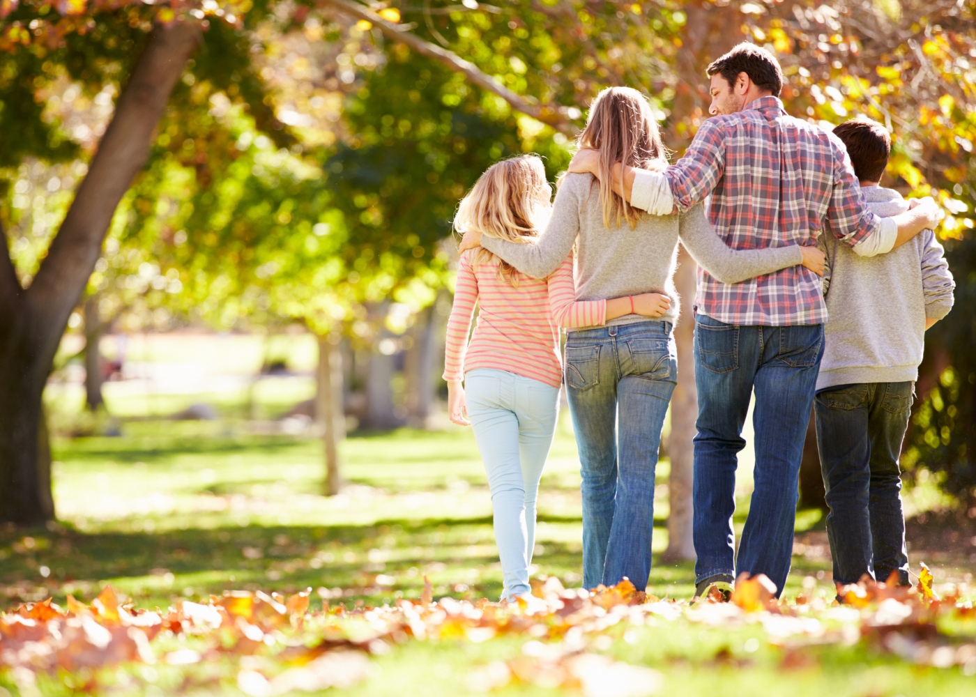 Família a passear no parque